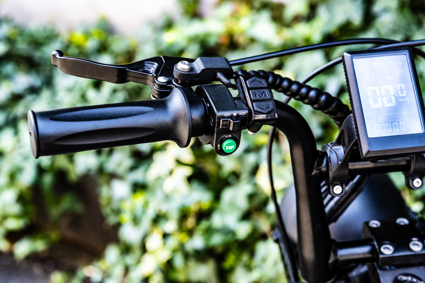 電動バイク 特定小型原動機付自転車 ハンドル ホーン スイッチ