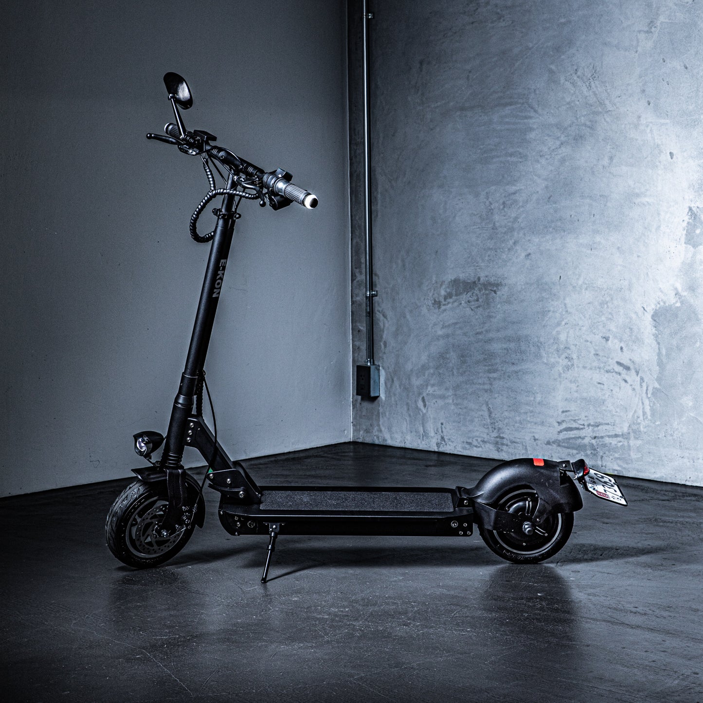 電動キックボード PLUS 公道走行可能 E-KON 500W