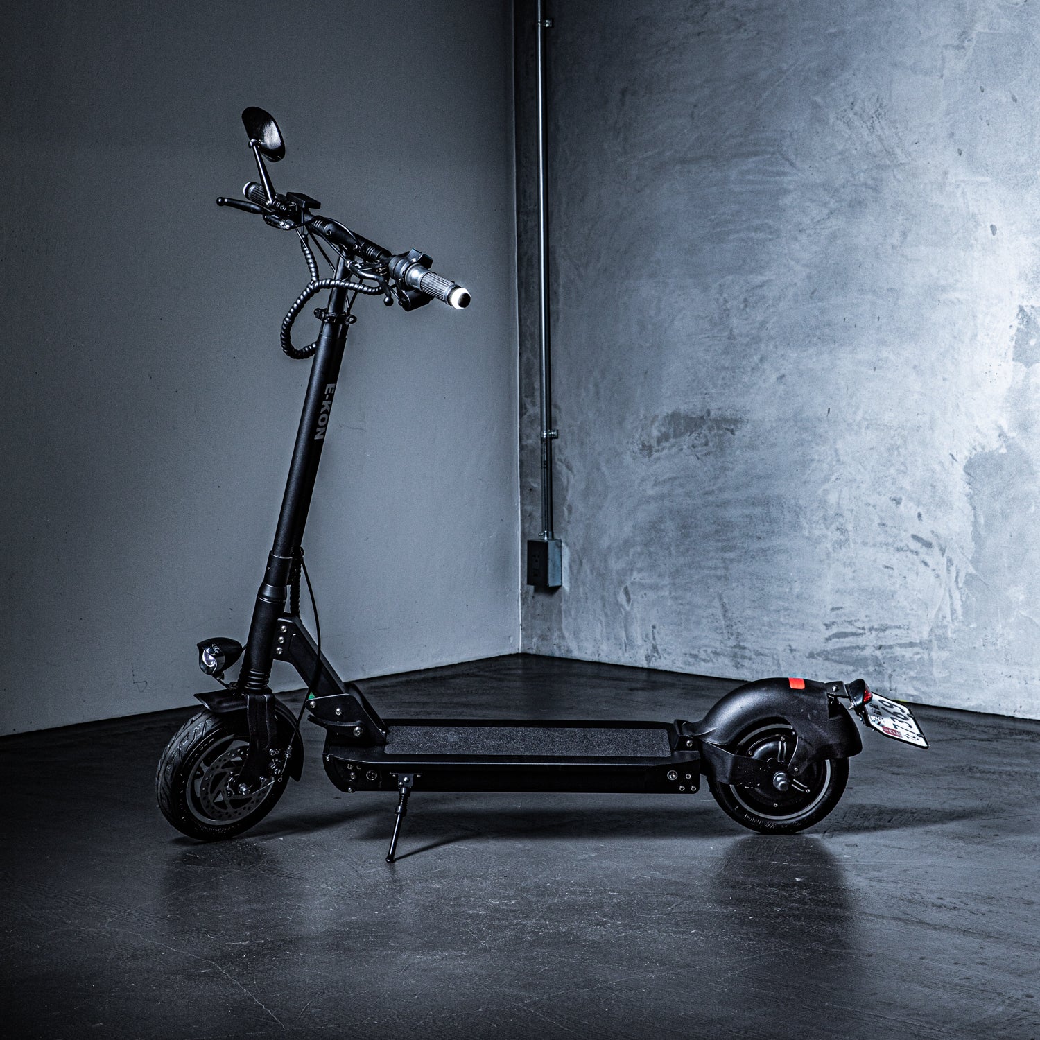 電動キックボード PLUS 公道走行可能 E-KON 500W