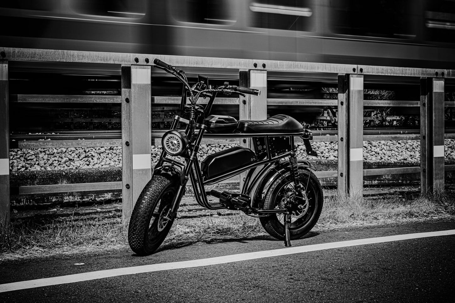 特定小型原動機付自転車 E-KON RIDE 電動バイク