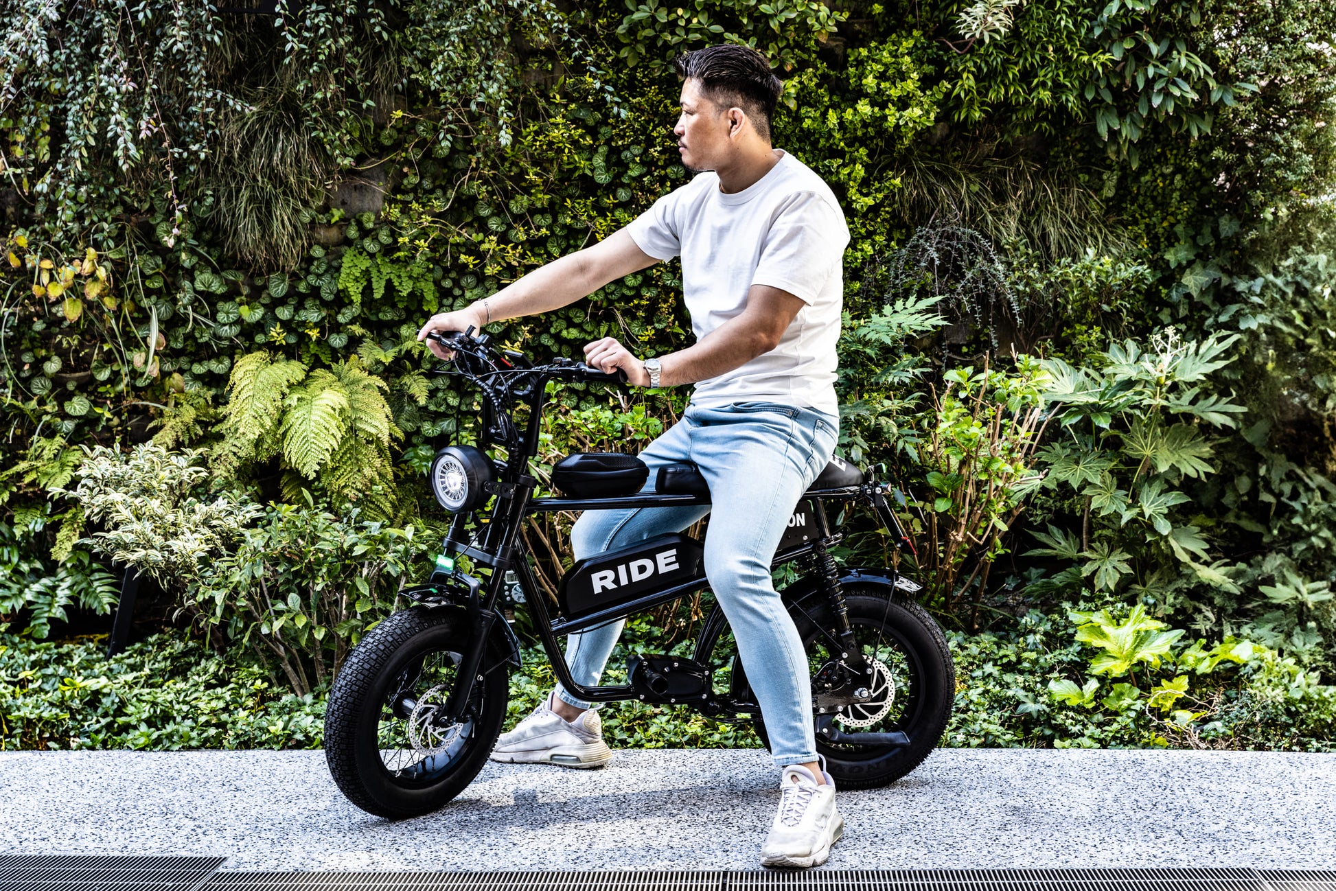 特定小型原動機付自転車 E-KONRIDE